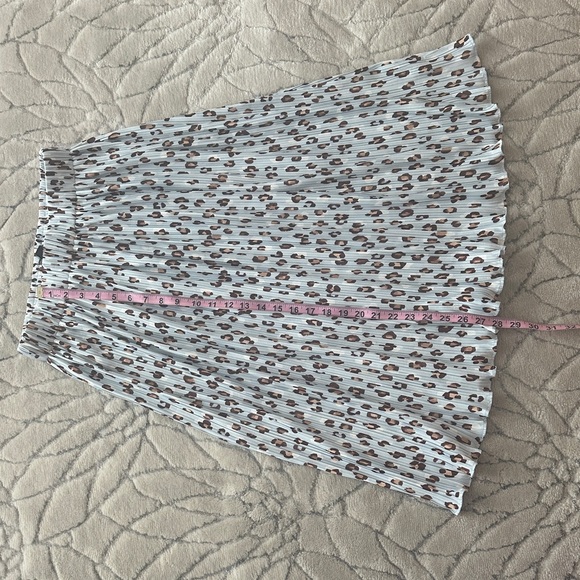 Ann Taylor White and Brown Pleated A-Line Skirt - Picture 4 of 8